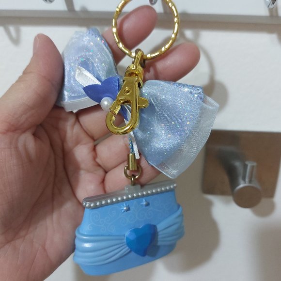 Cinderella Tokyo Disney Resort Keychain Pretty Blue Bows Purse - Picture 5 of 7